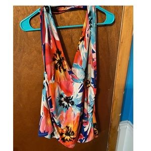 Stunning and colorful floral halter top size 2X